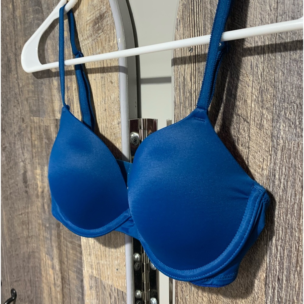 Pink Victoria’s Secret Wear Everywhere Demi. Beautiful Blue. 34B
